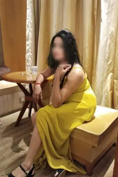 Modern Call Girl Aisha in Hyderabad | Madhapur & Jubilee Hills — image 3